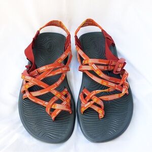 CHACO | Z/VOLV X2 CHAIR POPPY SANDALS SIZE 8